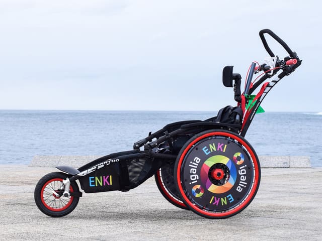 Material deportivo adaptado de Enki, imaxe 2.